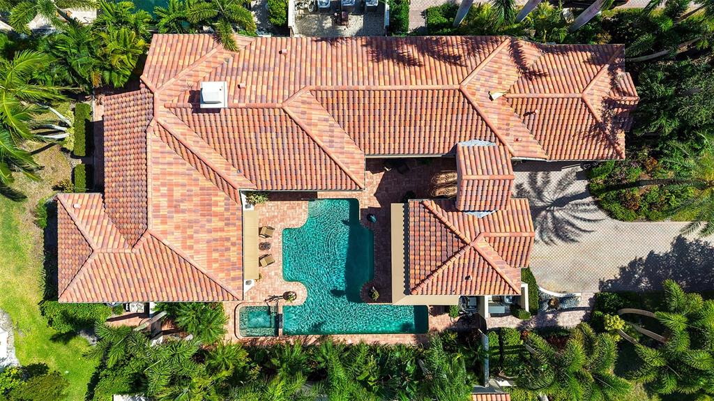 Longboat Key, Florida, 34228, United States, 3 Bedrooms Bedrooms, ,4 BathroomsBathrooms,Residential,For Sale,1986320