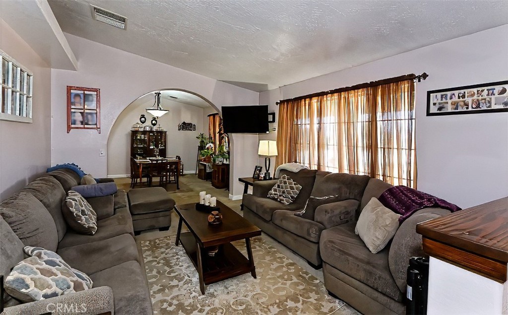 Oak Hills, California, 92344, United States, 4 Bedrooms Bedrooms, ,3 BathroomsBathrooms,Residential,For Sale,1942623
