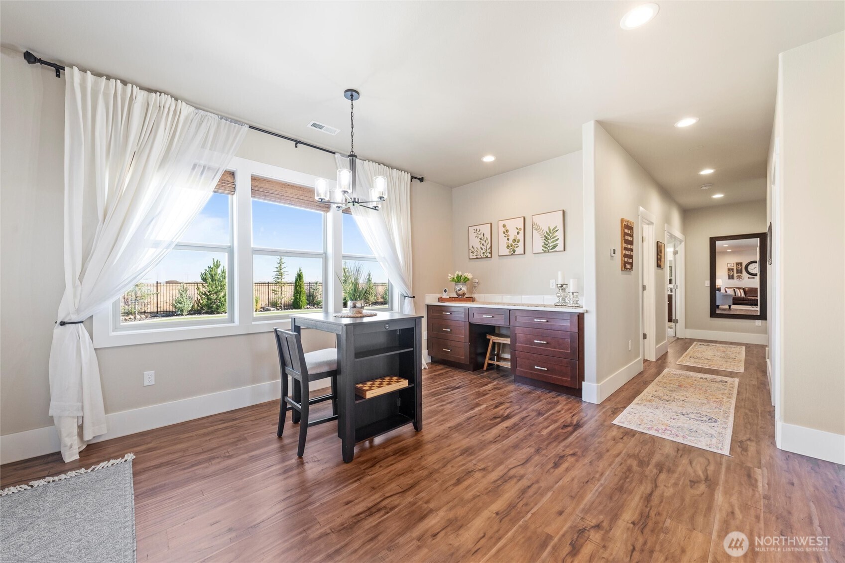 Moses Lake, Washington, 98837, United States, 3 Bedrooms Bedrooms, ,2 BathroomsBathrooms,Residential,For Sale,2002920