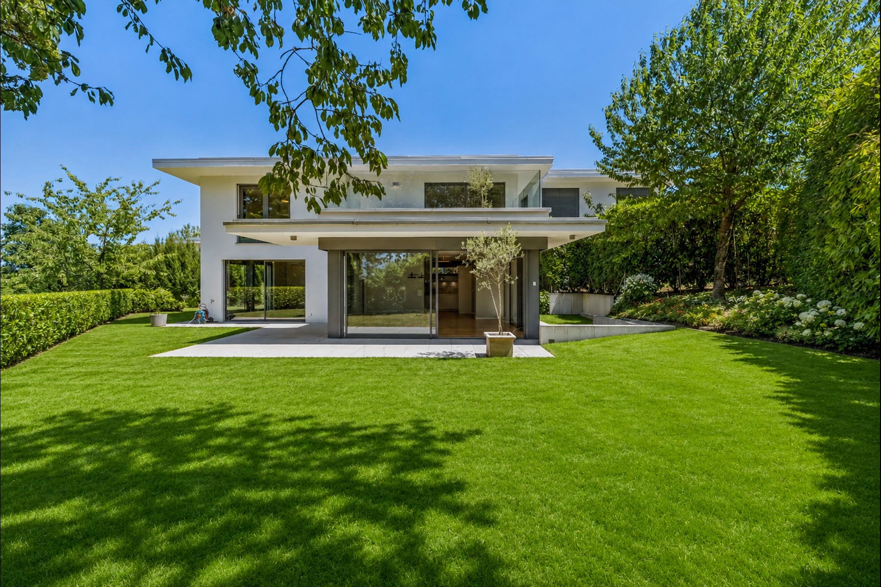  Anières  Elegant contemporary villa with exceptional amenities - 物件實景