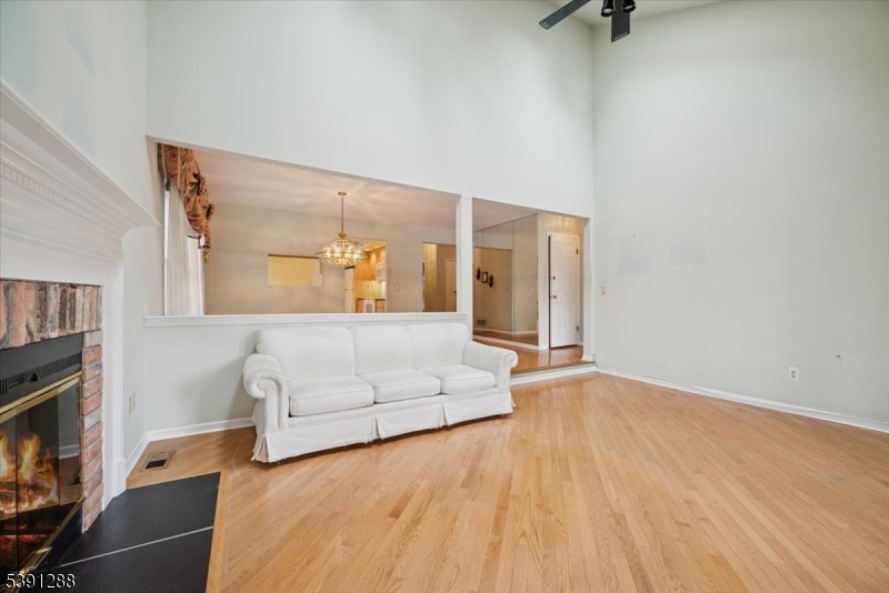 Bedminster Twp., New Jersey, 07921, United States, 2 Bedrooms Bedrooms, ,4 BathroomsBathrooms,Residential,For Sale,1988060