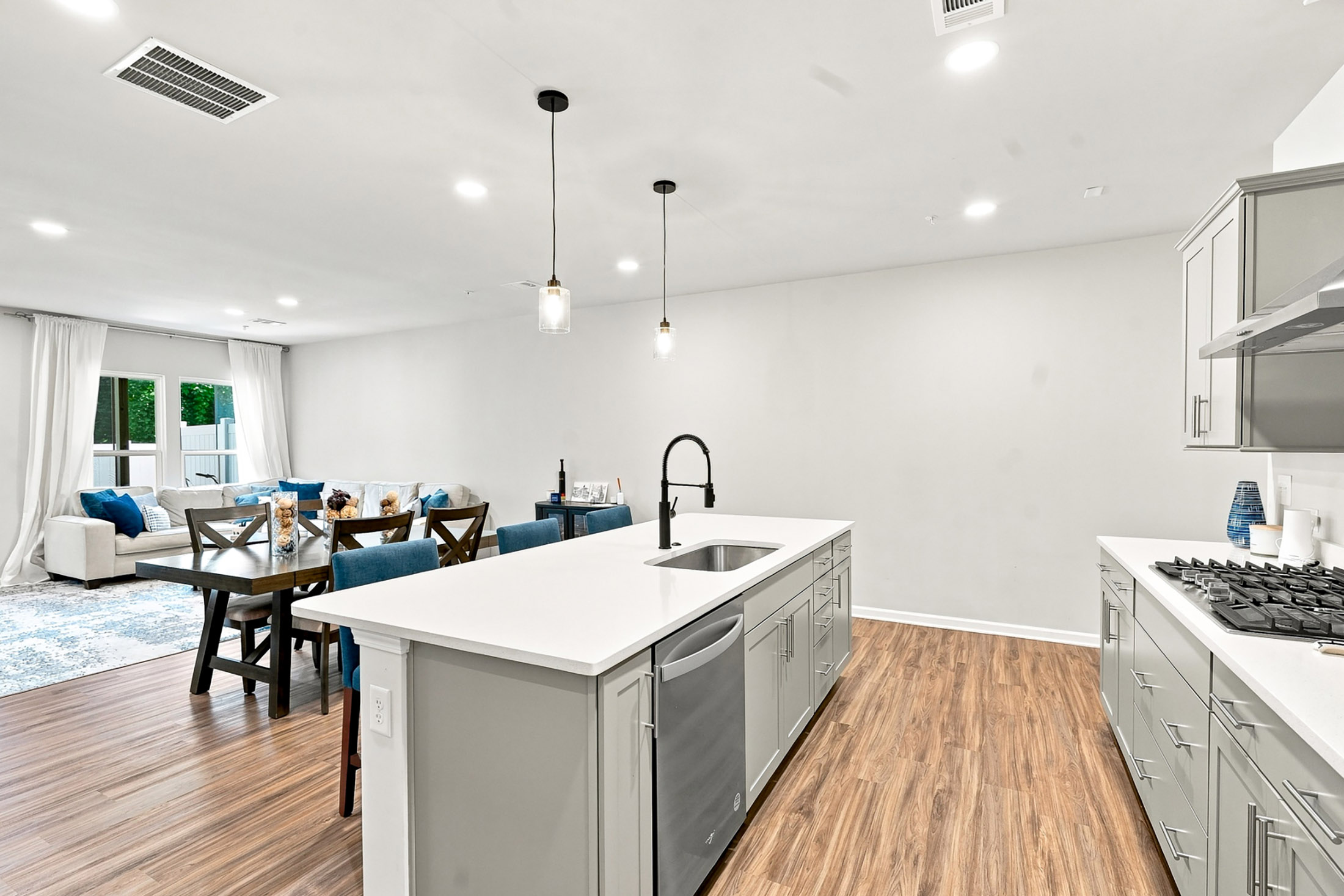  End-Unit Townhome Near Marietta Square - 物件實景