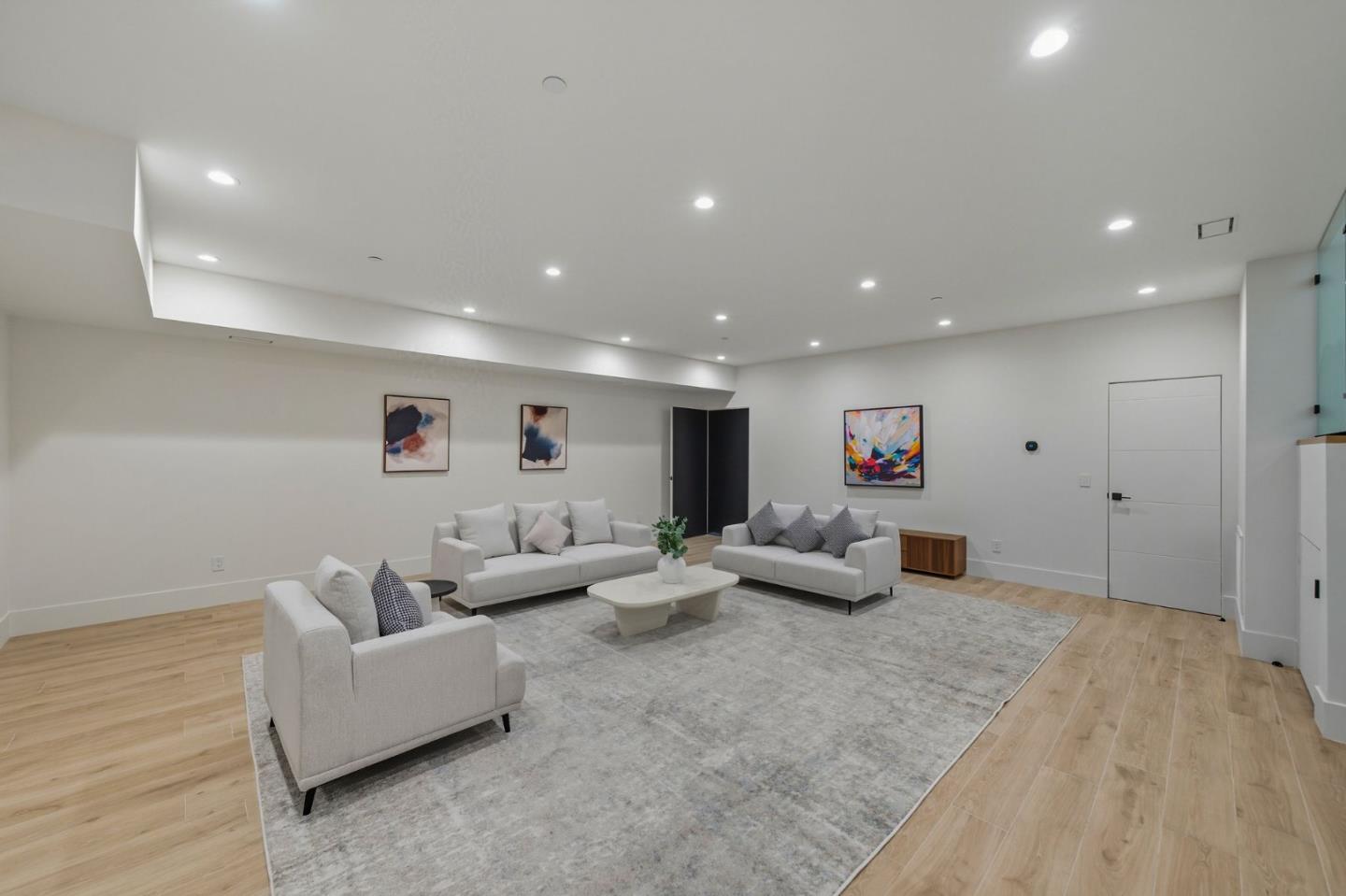 Hillsborough, California, 94010, United States, 8 Bedrooms Bedrooms, ,10 BathroomsBathrooms,Residential,For Sale,1949647