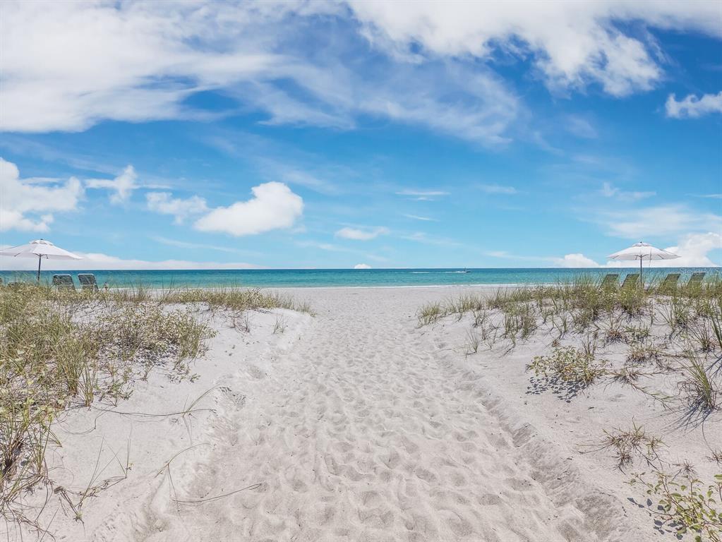 Longboat Key, Florida, 34228, United States, 3 Bedrooms Bedrooms, ,4 BathroomsBathrooms,Residential,For Sale,1988041