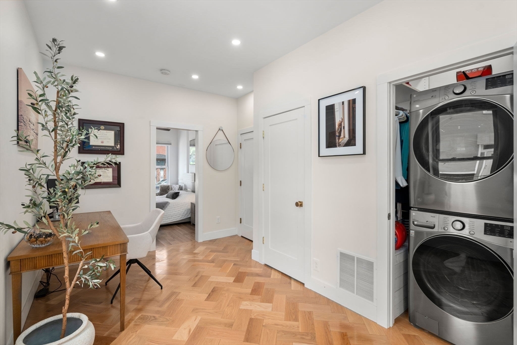 Boston, Massachusetts, 02129, United States, 1 Bedroom Bedrooms, ,1 BathroomBathrooms,Residential,For Sale,1911584