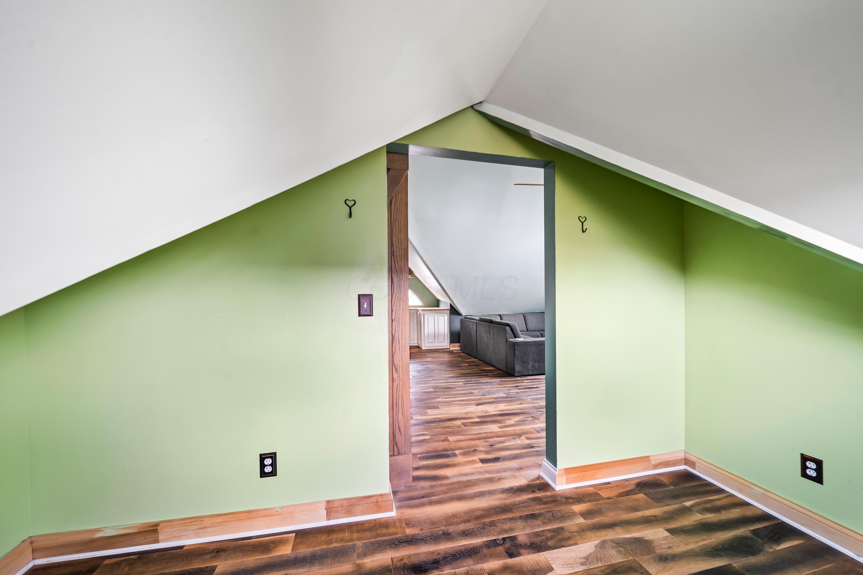 Columbus, Ohio, 43205, United States, 4 Bedrooms Bedrooms, ,3 BathroomsBathrooms,Residential,For Sale,1866885