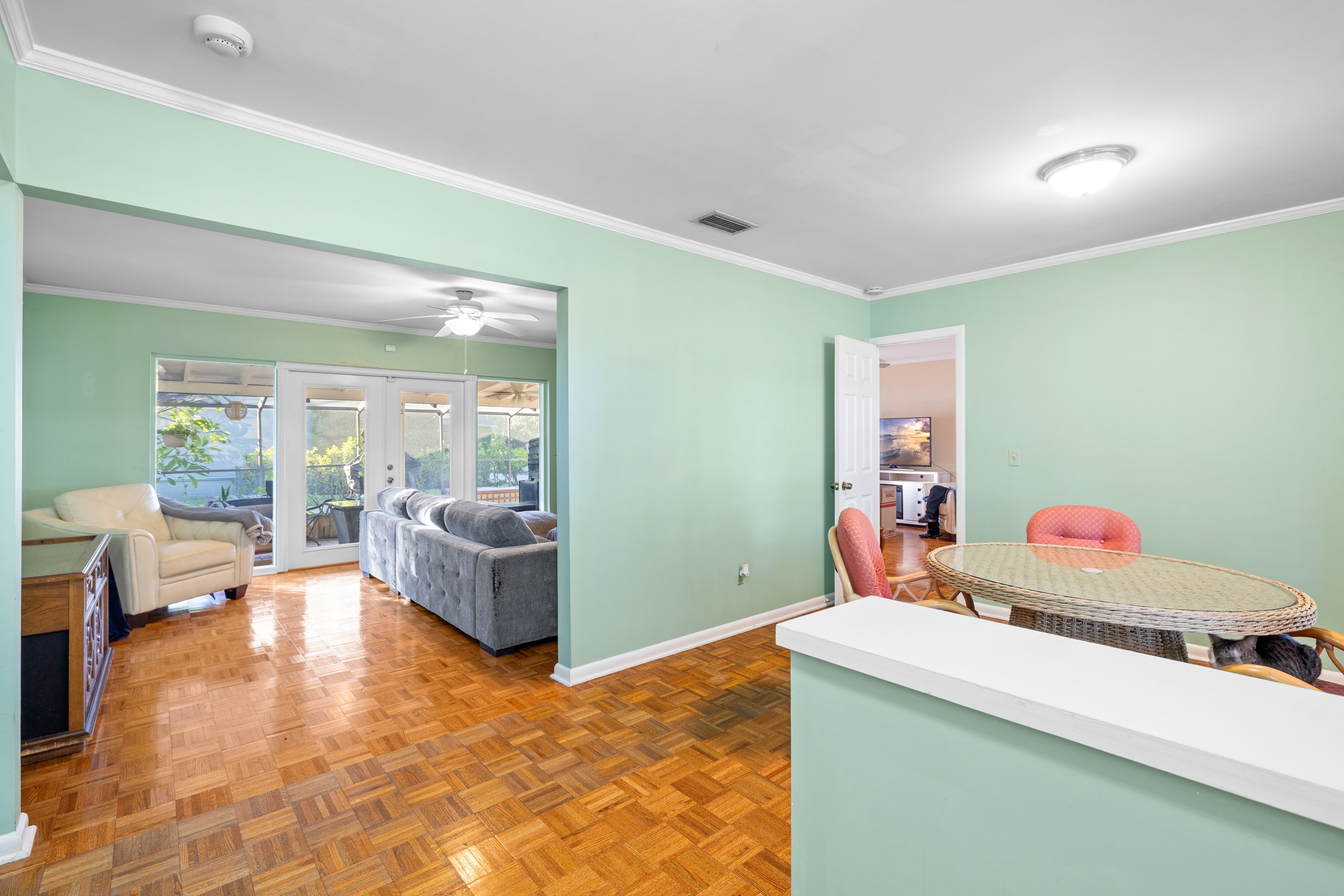 Tampa, Florida, 33618, United States, 3 Bedrooms Bedrooms, ,2 BathroomsBathrooms,Residential,For Sale,1994260