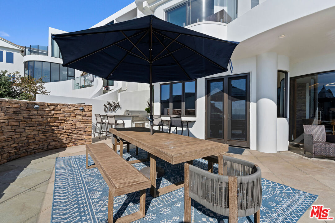 Malibu, California, 90265, United States, 3 Bedrooms Bedrooms, ,4 BathroomsBathrooms,Residential,For Sale,1855948