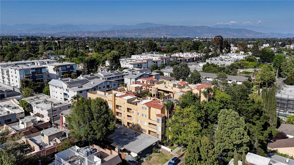 Studio City, California, 91604, United States, 2 Bedrooms Bedrooms, ,3 BathroomsBathrooms,Residential,For Sale,1847940