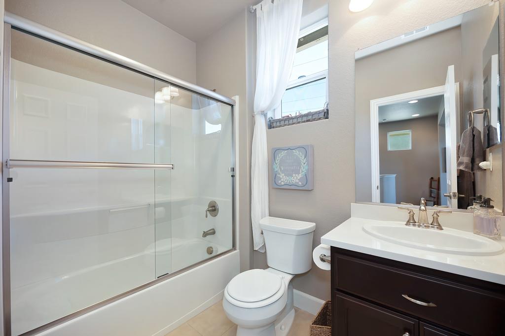 Folsom, California, 95630, United States, 2 Bedrooms Bedrooms, ,3 BathroomsBathrooms,Residential,For Sale,1917573
