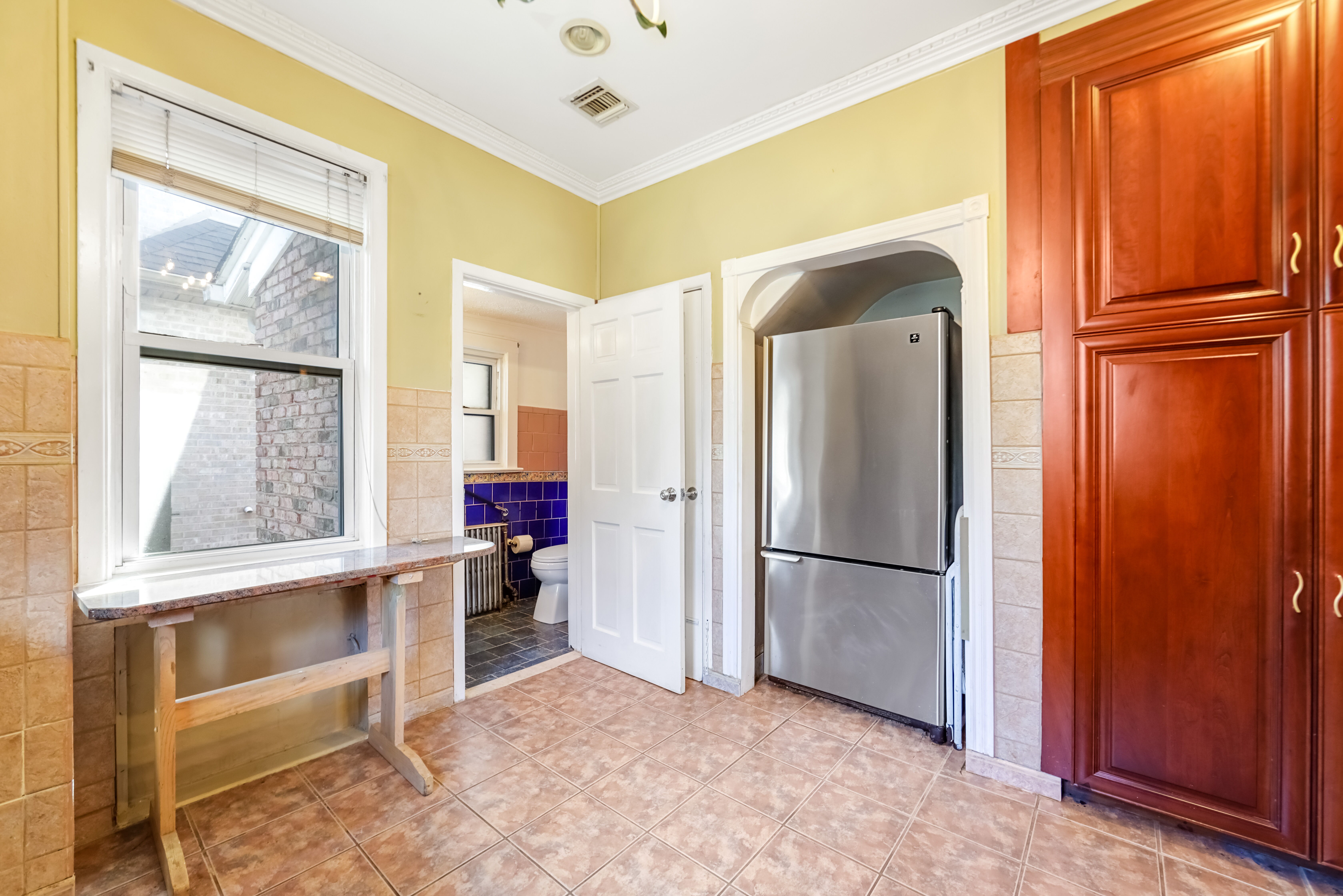 Cliffside Park, New Jersey, 07010, United States, 3 Bedrooms Bedrooms, ,3 BathroomsBathrooms,Residential,For Sale,1980135