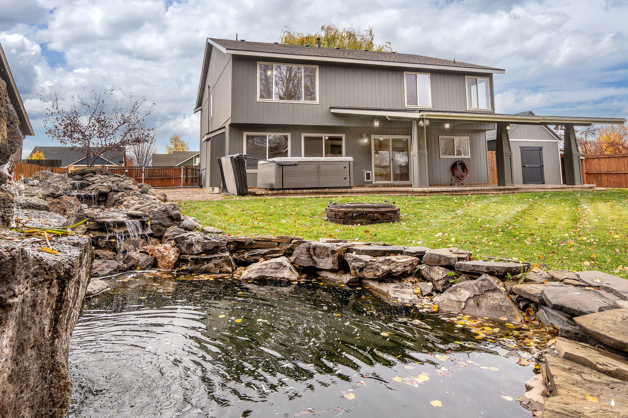 Redmond, Oregon, 97756, United States, 3 Bedrooms Bedrooms, ,3 BathroomsBathrooms,Residential,For Sale,1989039