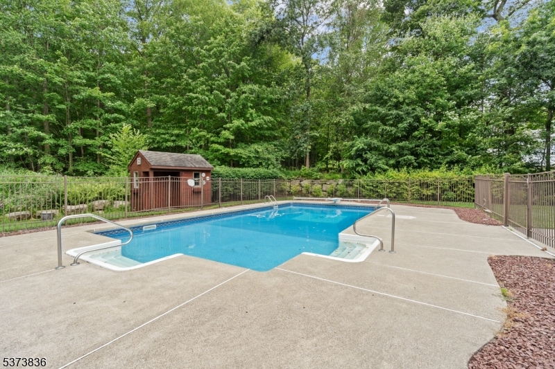 Hardyston Township, New Jersey, 07460, United States, 4 Bedrooms Bedrooms, ,4 BathroomsBathrooms,Residential,For Sale,1900804