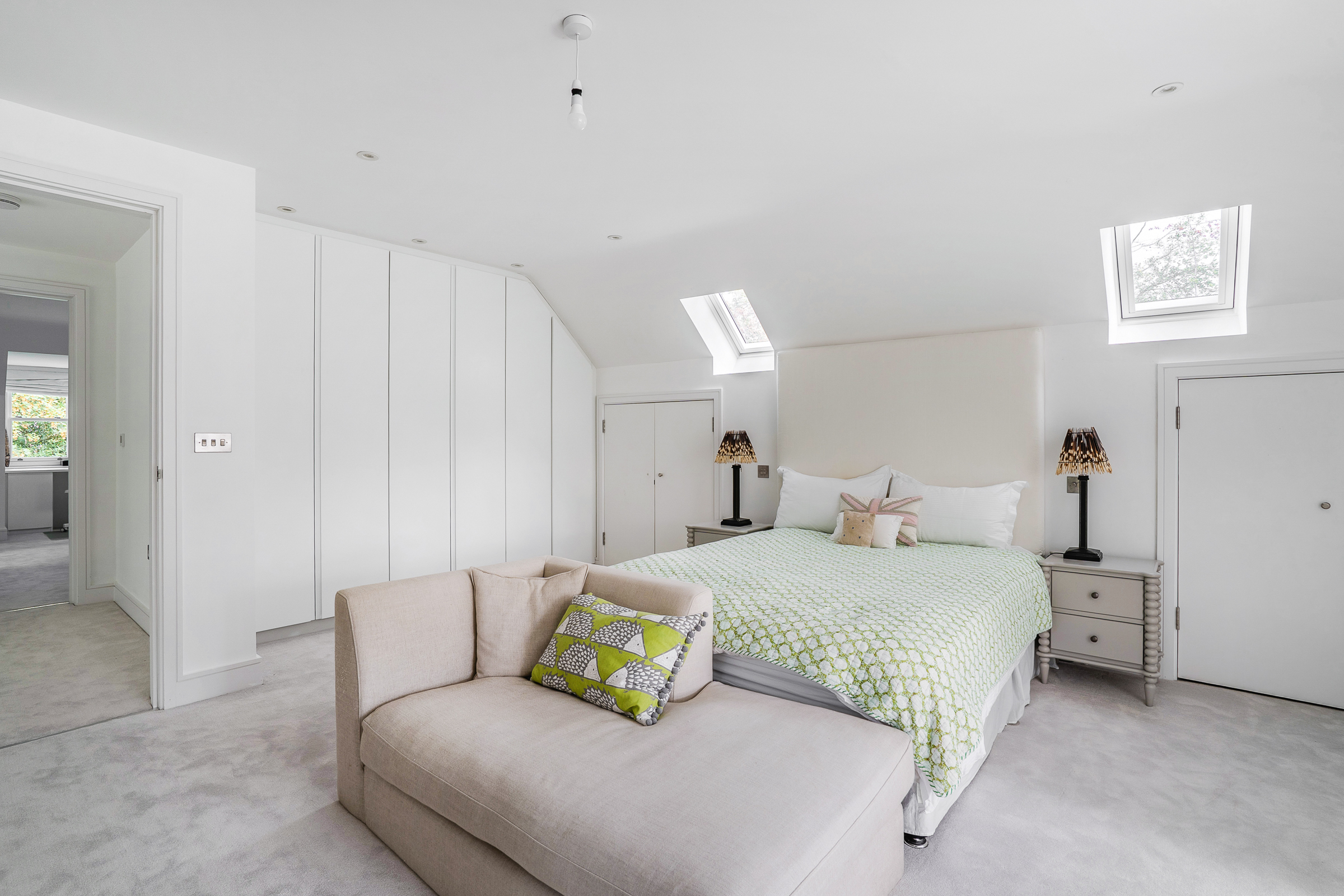  Five Bedroom Family Home with Gated Driveway, moments from Ascot High Street - 物件實景