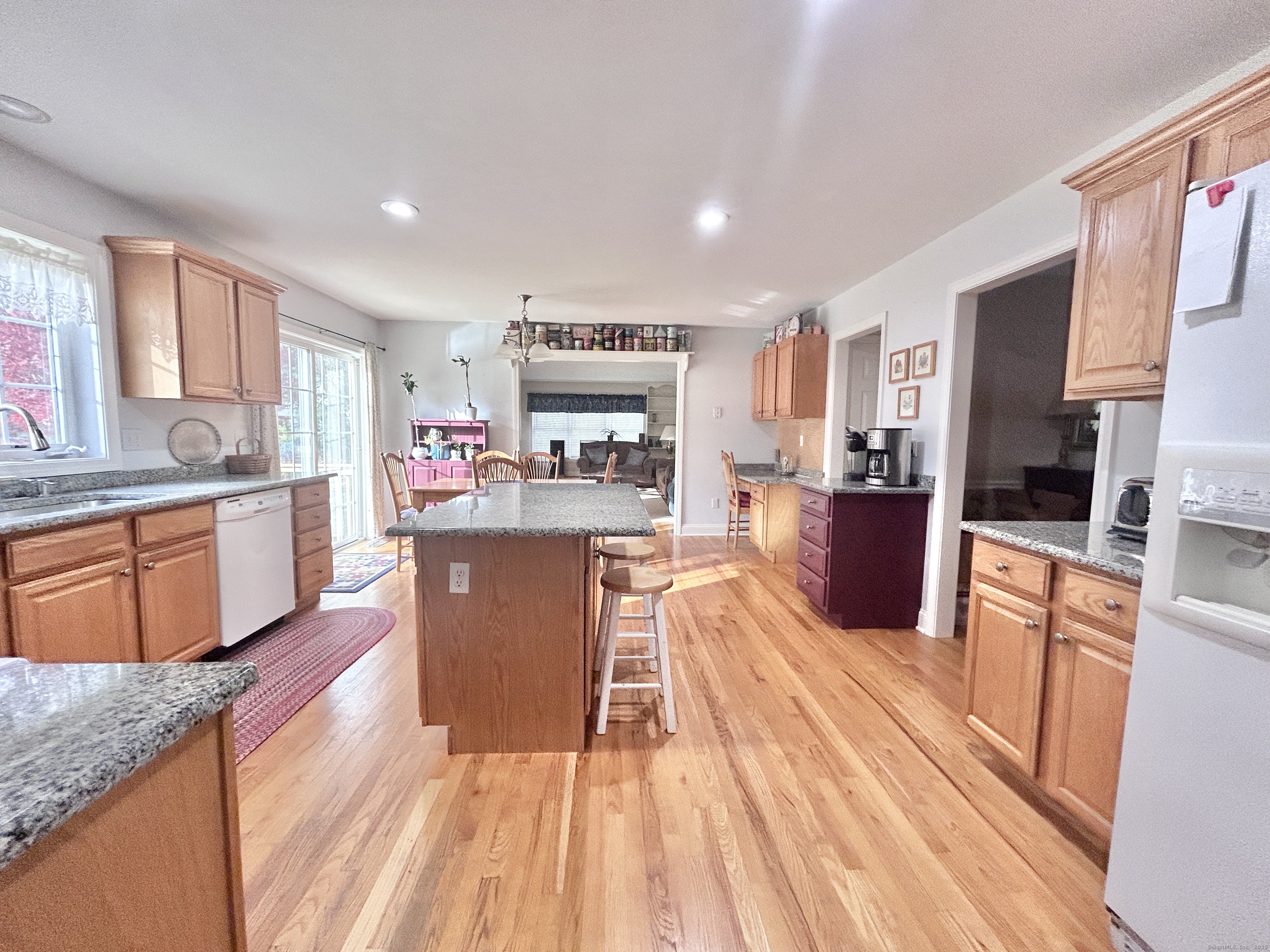 Oxford, Connecticut, 06478, United States, 4 Bedrooms Bedrooms, ,3 BathroomsBathrooms,Residential,For Sale,1993487