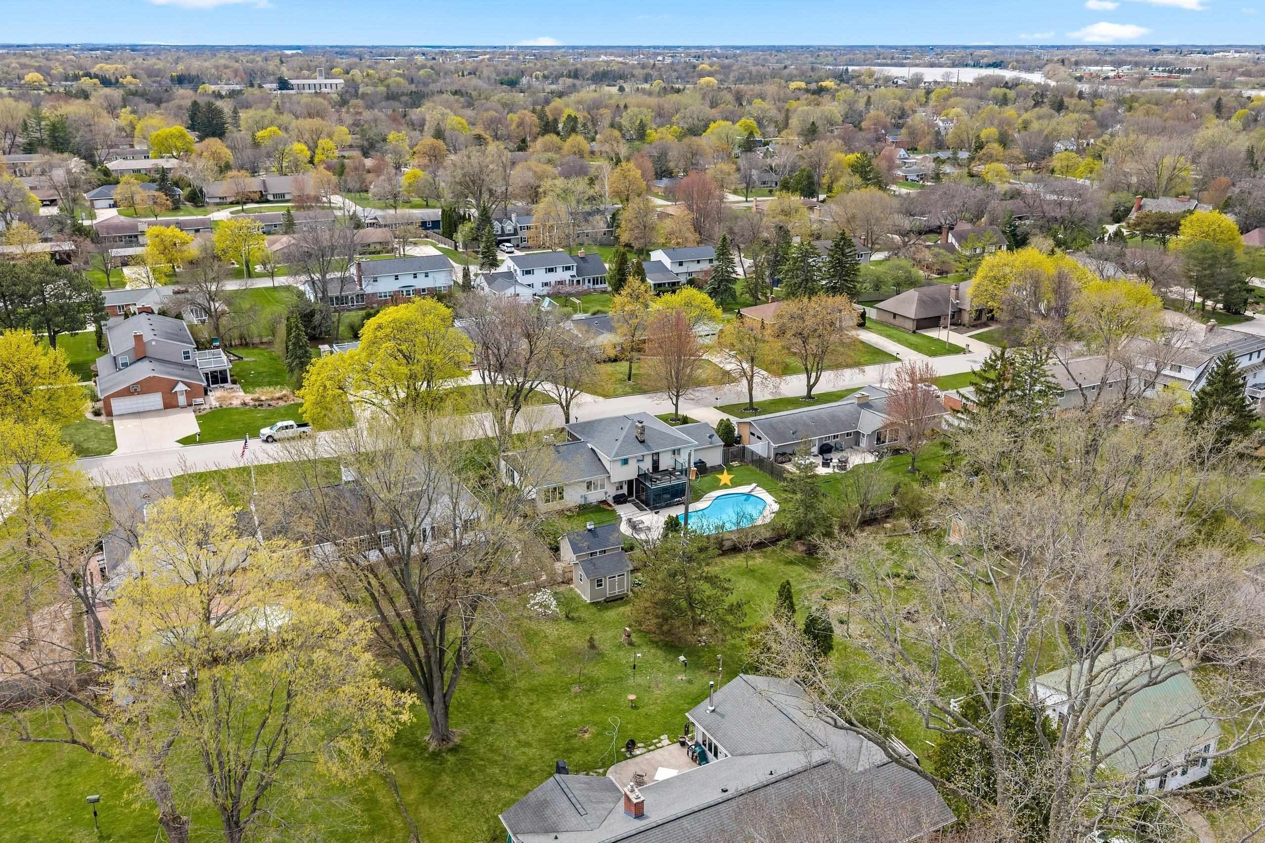 GREEN BAY, Wisconsin, 54301, United States, 4 Bedrooms Bedrooms, ,3 BathroomsBathrooms,Residential,For Sale,2048088