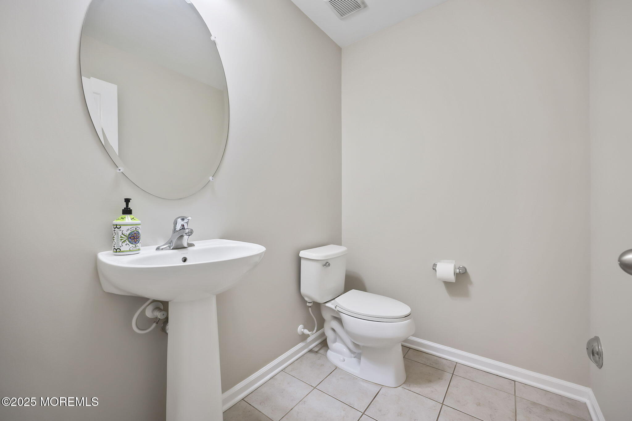 Shrewsbury Boro, New Jersey, 07702, United States, 3 Bedrooms Bedrooms, ,4 BathroomsBathrooms,Residential,For Sale,1942784