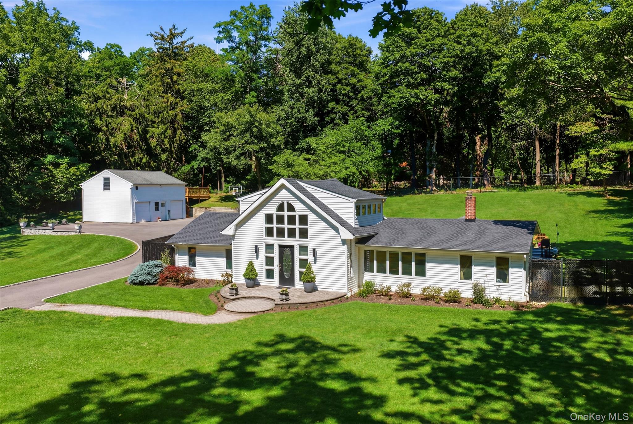  355 Bread And Cheese Hollow Road, Northport, NY, 11768 - 物件實景
