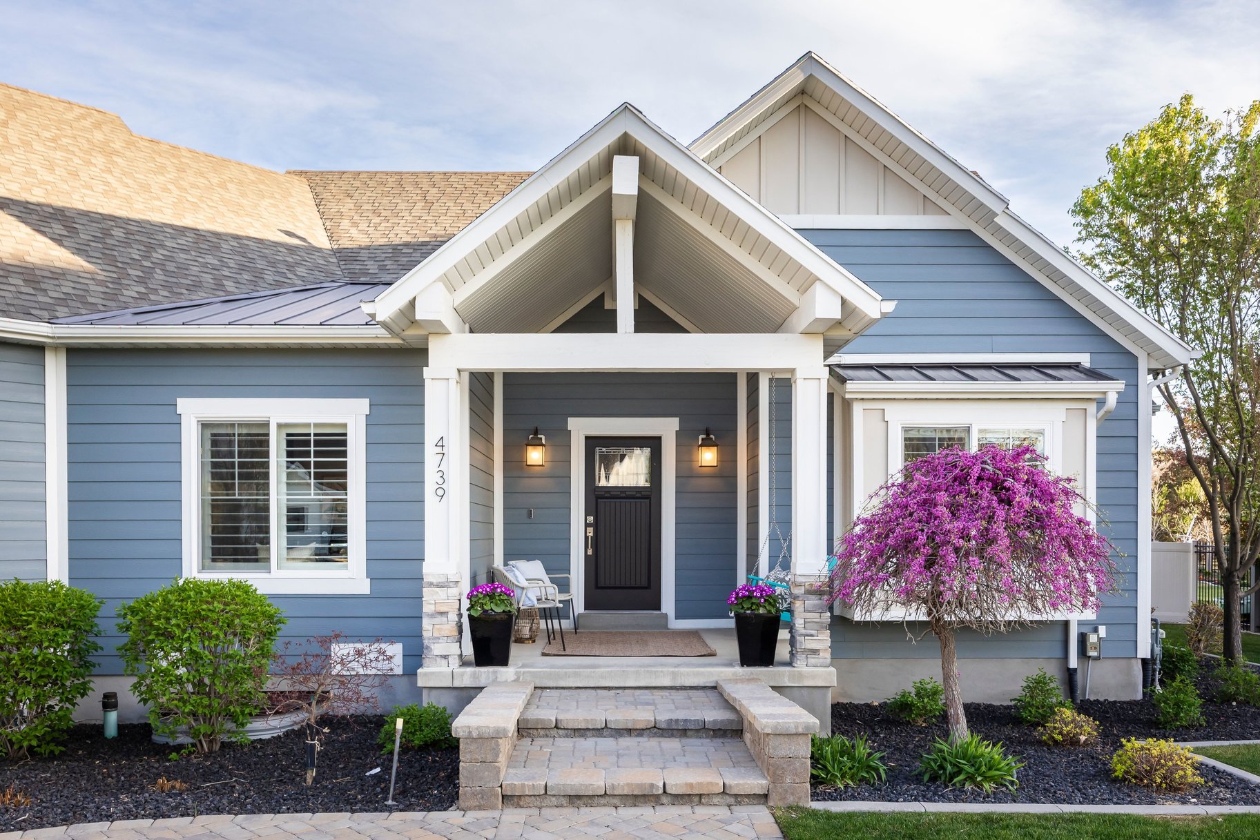  Beautiful Craftsman Rambler With Basement Apartment, Sports Pool and Pool House - 物件實景