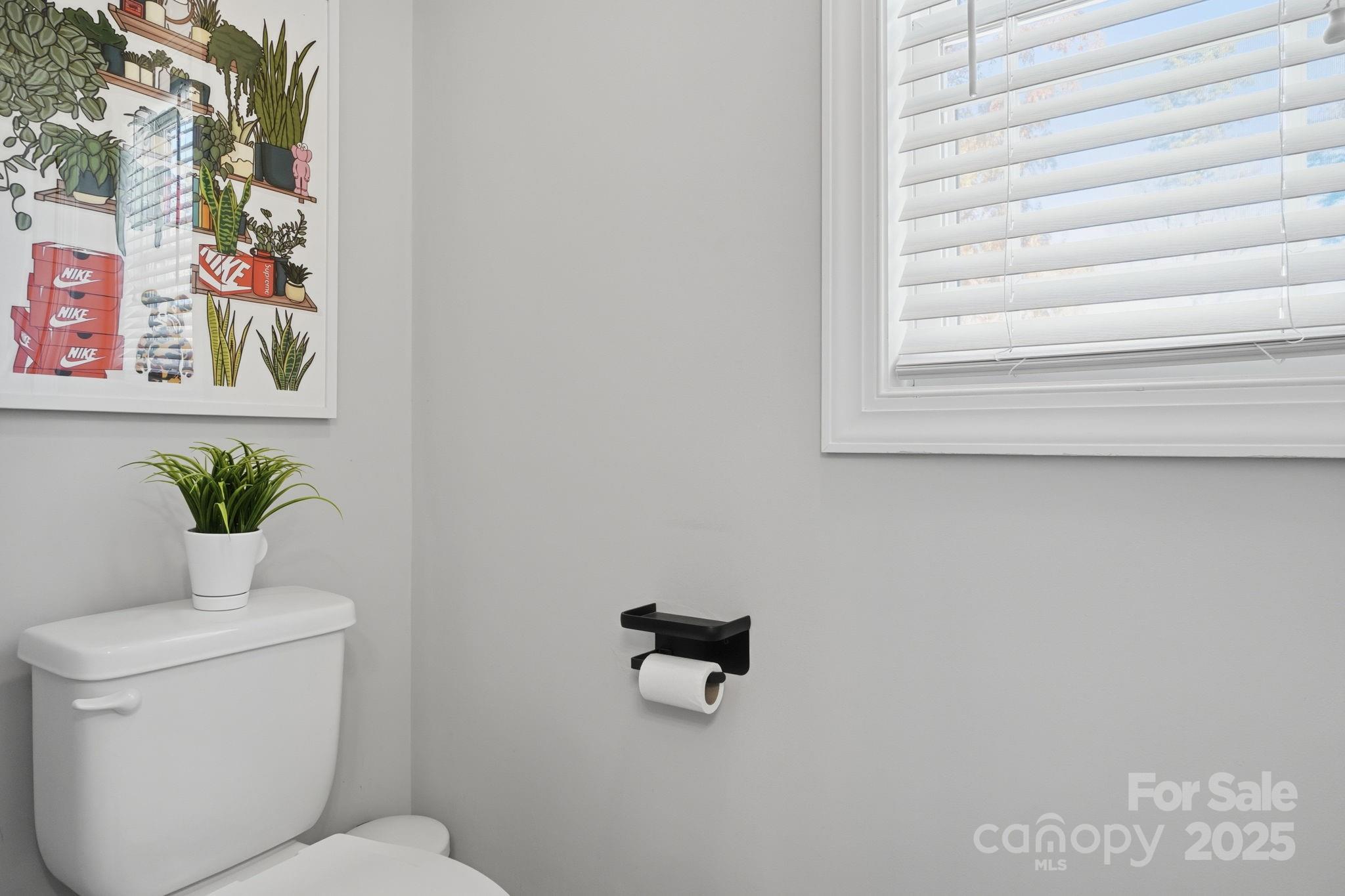 Kannapolis, North Carolina, 28081, United States, 4 Bedrooms Bedrooms, ,3 BathroomsBathrooms,Residential,For Sale,1996978