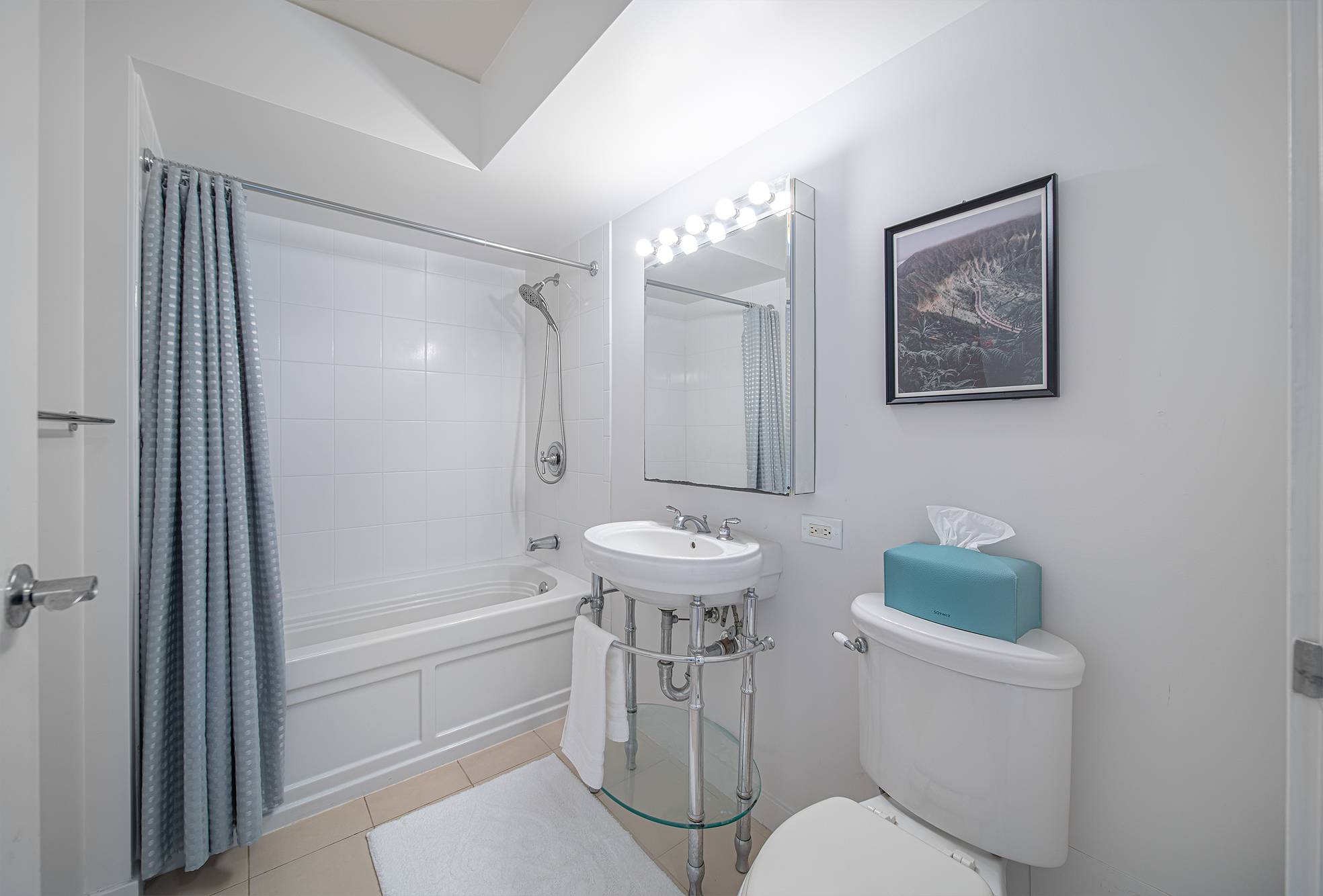 Honolulu, Hawaii, 96814, United States, 2 Bedrooms Bedrooms, ,2 BathroomsBathrooms,Residential,For Sale,1975277