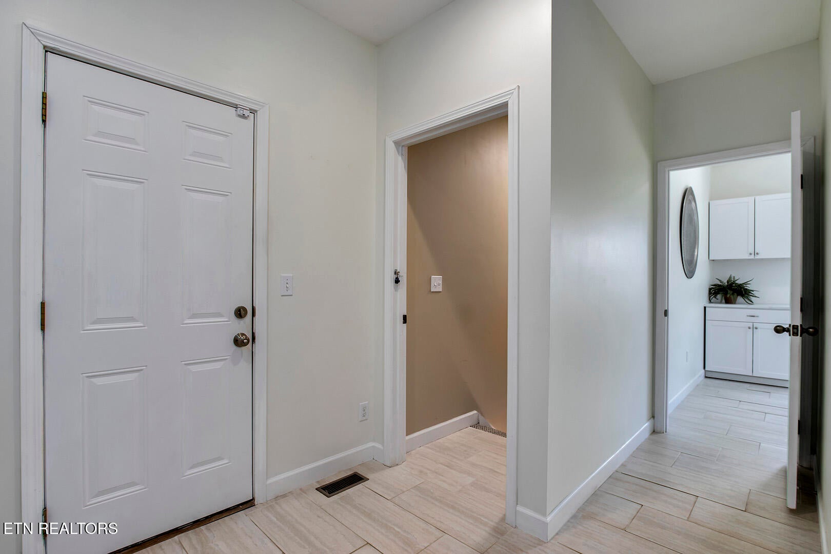 Harriman, Tennessee, 37748, United States, 3 Bedrooms Bedrooms, ,3 BathroomsBathrooms,Residential,For Sale,2011822