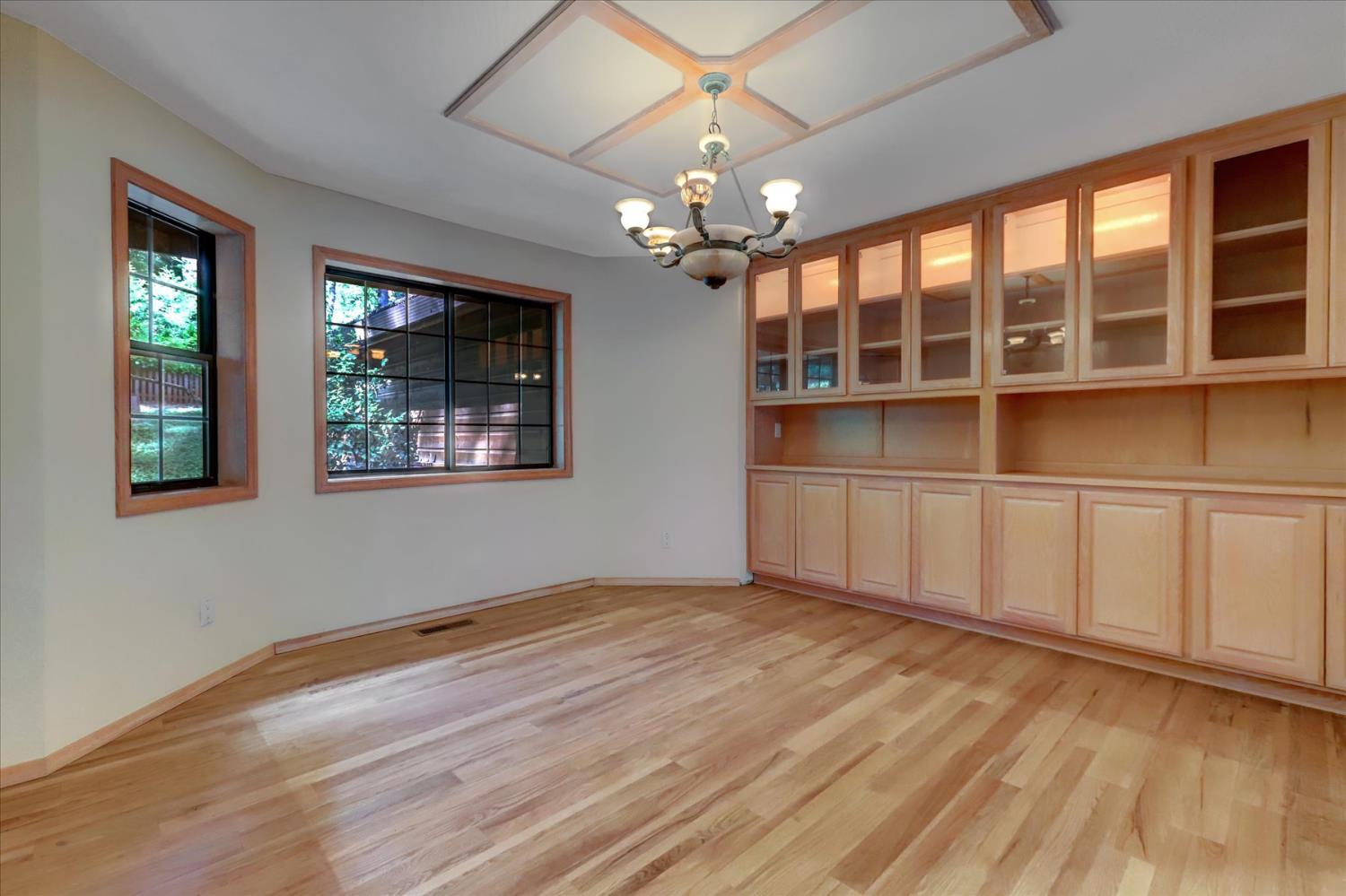 Nevada City, California, 95959, United States, 3 Bedrooms Bedrooms, ,4 BathroomsBathrooms,Residential,For Sale,1977718