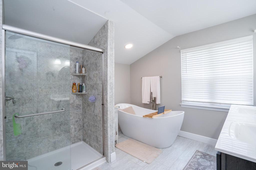 Princeton, New Jersey, 08540, United States, 4 Bedrooms Bedrooms, ,3 BathroomsBathrooms,Residential,For Sale,1977761