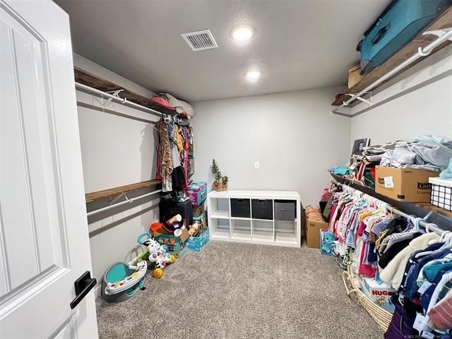 Tahlequah, Oklahoma, 74464, United States, 6 Bedrooms Bedrooms, ,4 BathroomsBathrooms,Residential,For Sale,1982576