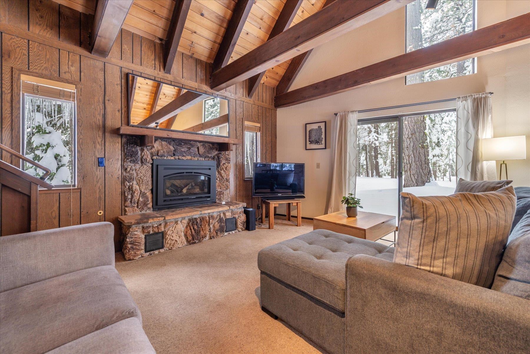 Truckee, California, 96161, United States, 3 Bedrooms Bedrooms, ,2 BathroomsBathrooms,Residential,For Sale,1761913