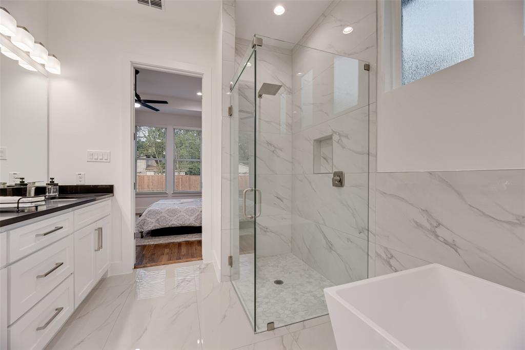 Dallas, Texas, 75211, United States, 4 Bedrooms Bedrooms, ,4 BathroomsBathrooms,Residential,For Sale,1893566