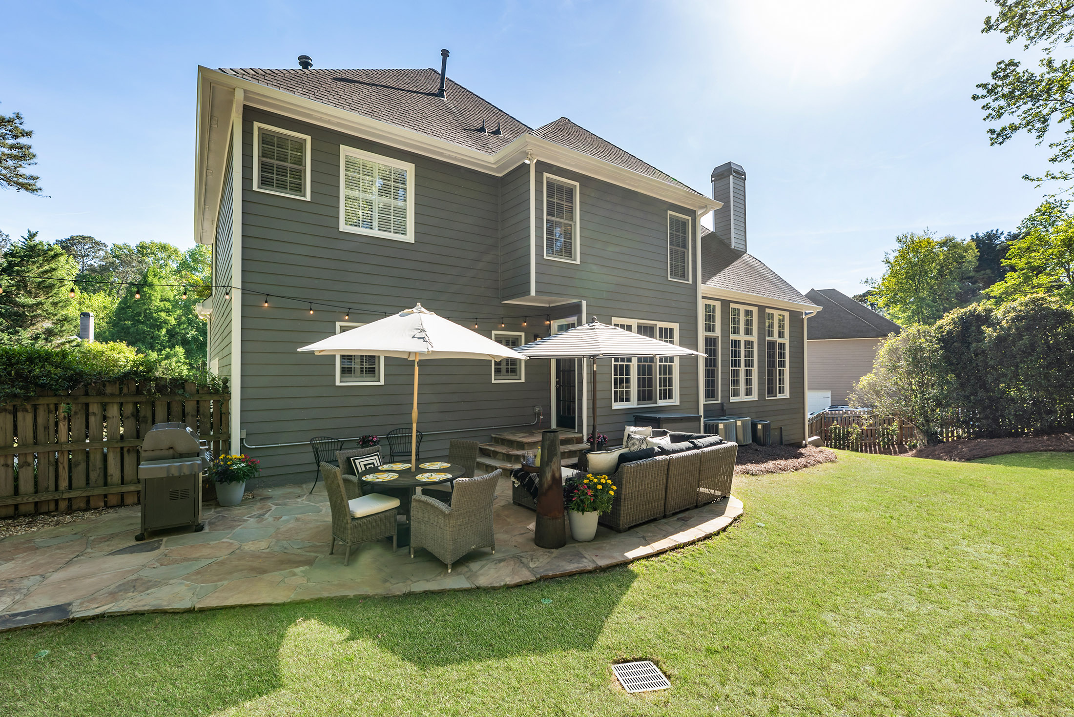  Completely Renovated Home in Desirable Location - 物件實景