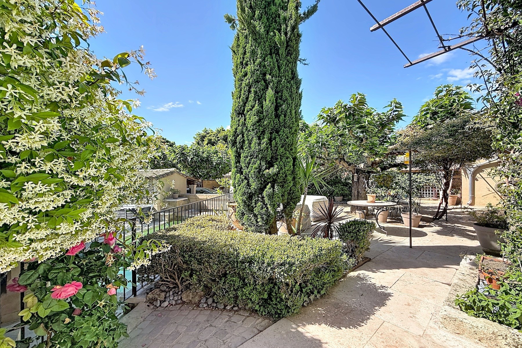  In the heart of Uzès – Elegant Provençal bastide with landscaped garden, pool - 物件實景