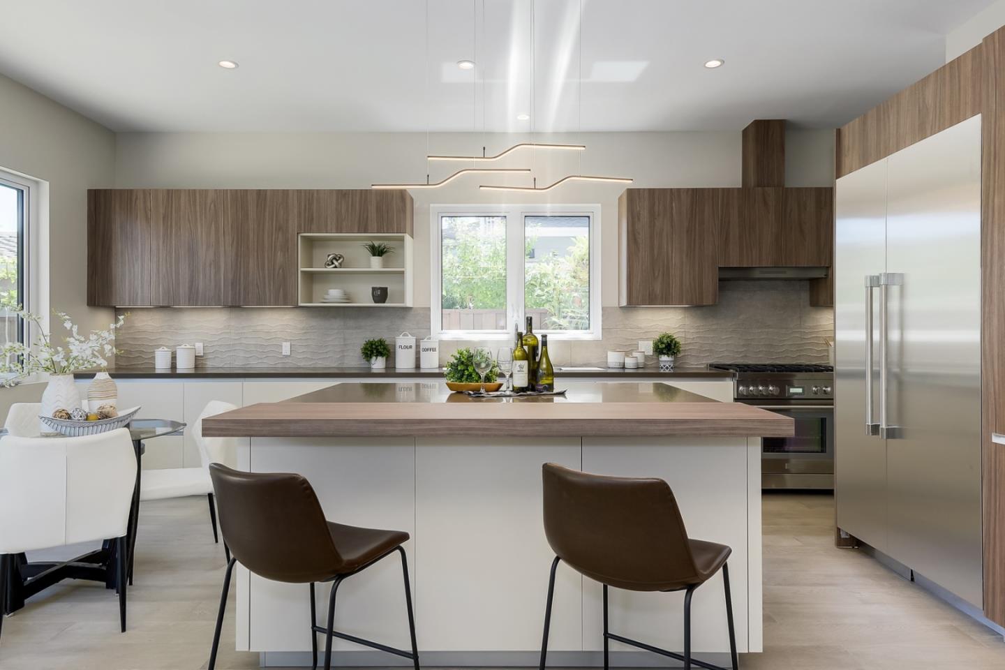 Menlo Park, California, 94025, United States, 5 Bedrooms Bedrooms, ,6 BathroomsBathrooms,Residential,For Sale,1927394