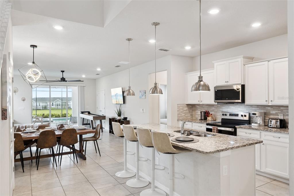 Davenport, Florida, 33897, United States, 7 Bedrooms Bedrooms, ,6 BathroomsBathrooms,Residential,For Sale,1962929