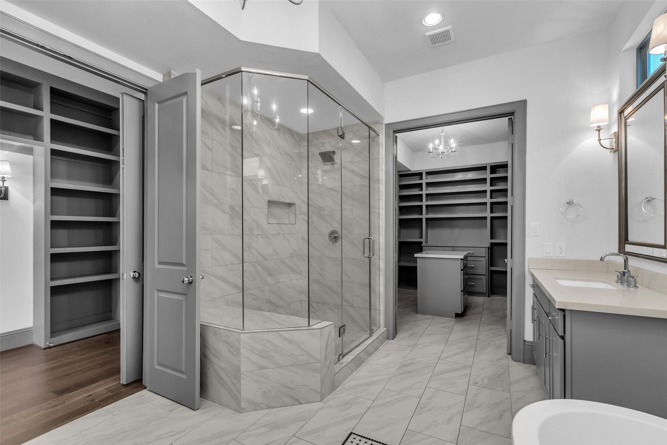 Houston, Texas, 77008, United States, 4 Bedrooms Bedrooms, ,4 BathroomsBathrooms,Residential,For Sale,1989556