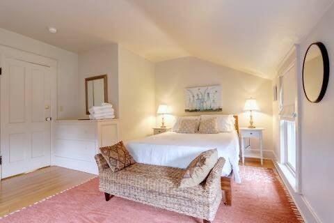 Geneva, New York, 14456, United States, 6 Bedrooms Bedrooms, ,4 BathroomsBathrooms,Residential,For Sale,1901730