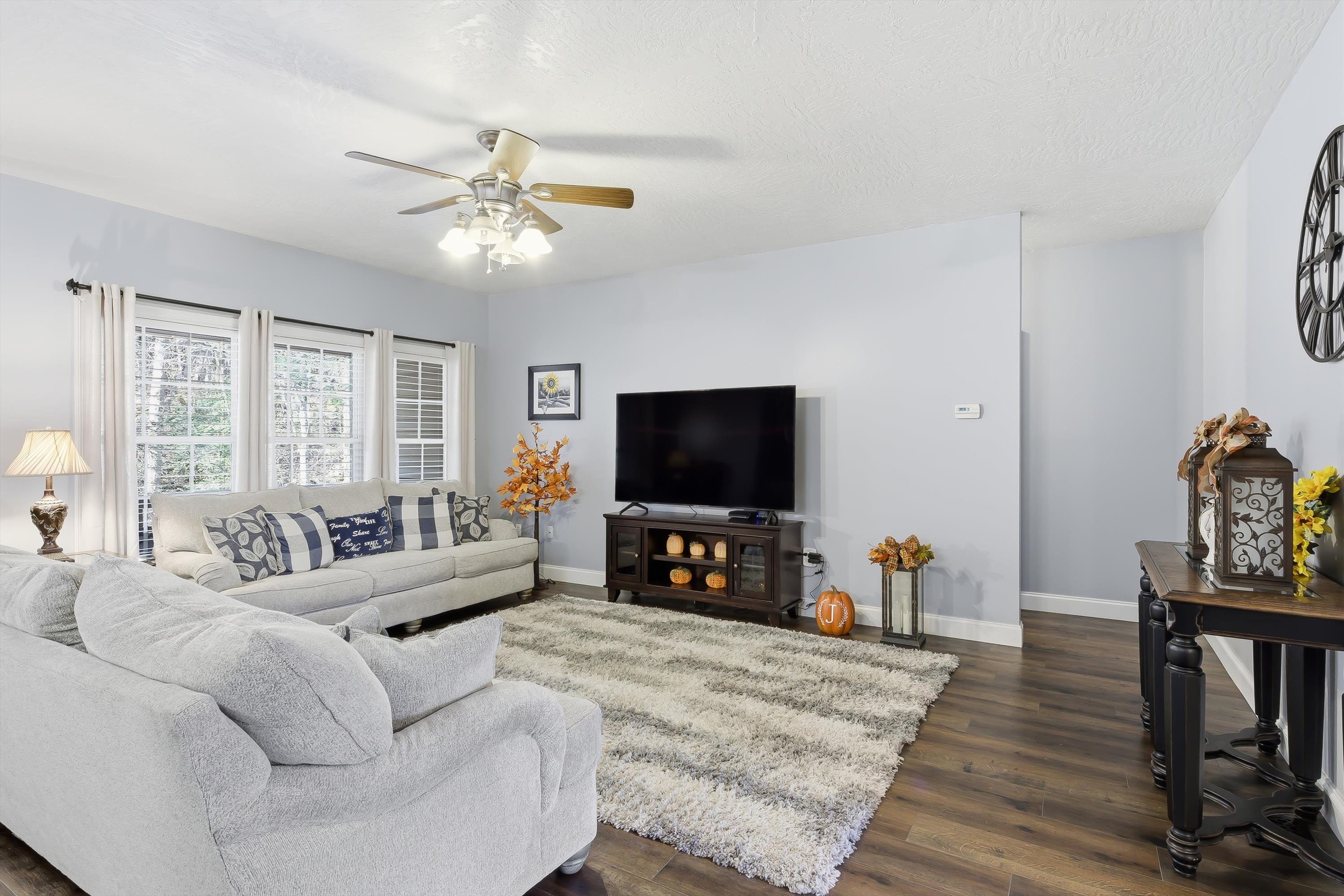 Sevierville, Tennessee, 37876, United States, 2 Bedrooms Bedrooms, ,2 BathroomsBathrooms,Residential,For Sale,1992764