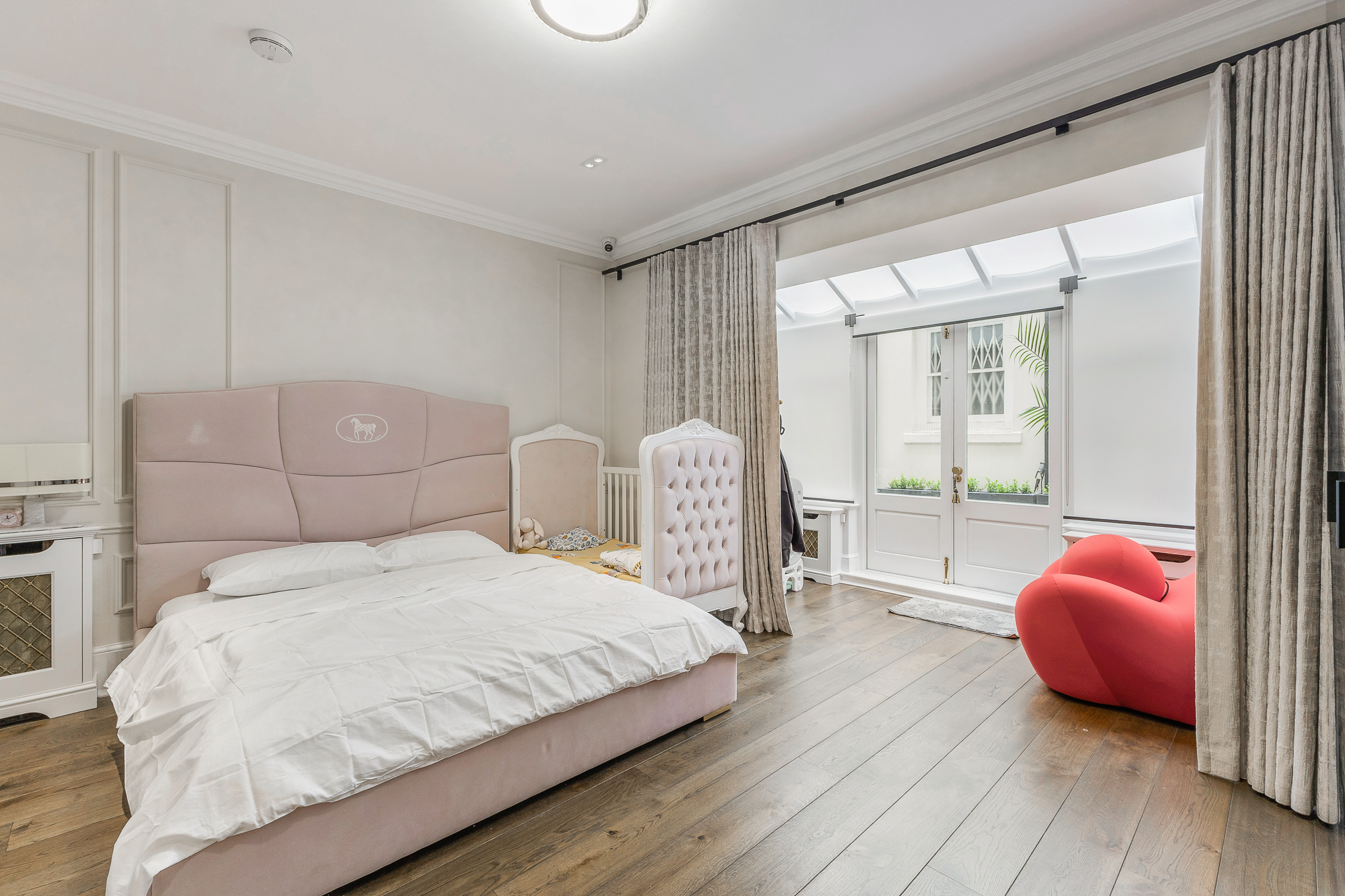  Grand Proportions on in Queen