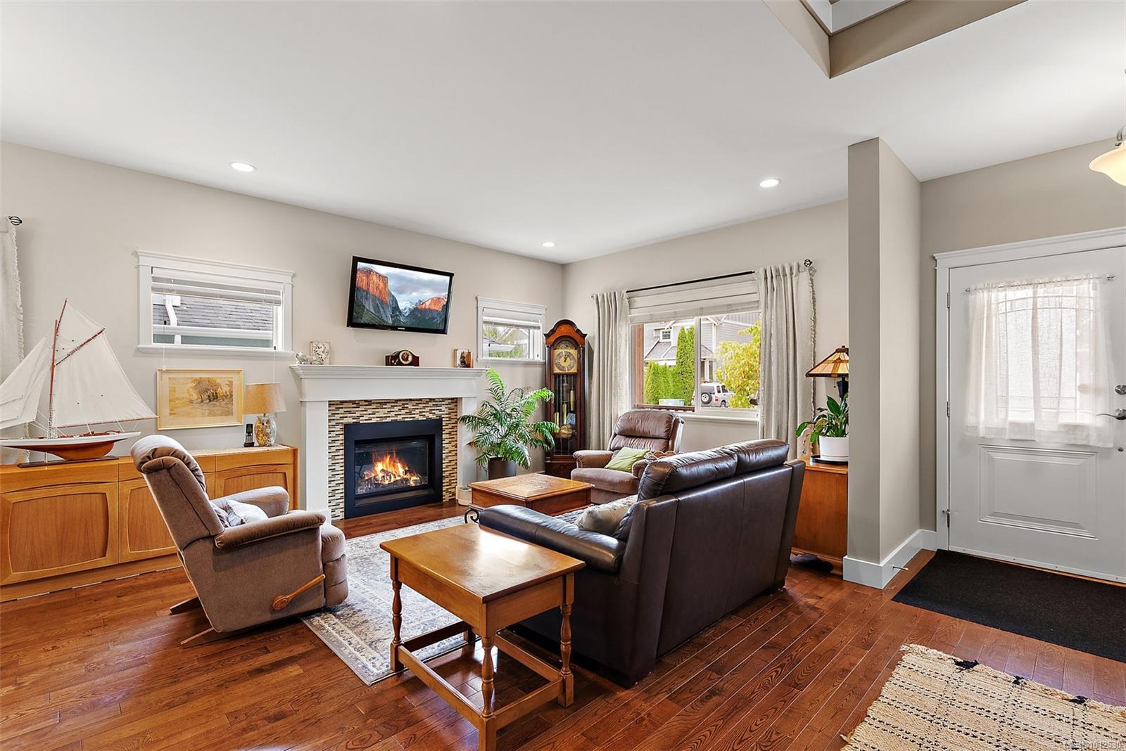 DUNCAN, British Columbia, V9L 0E1, CA, 4 Bedrooms Bedrooms, ,Residential,For Sale,1950209