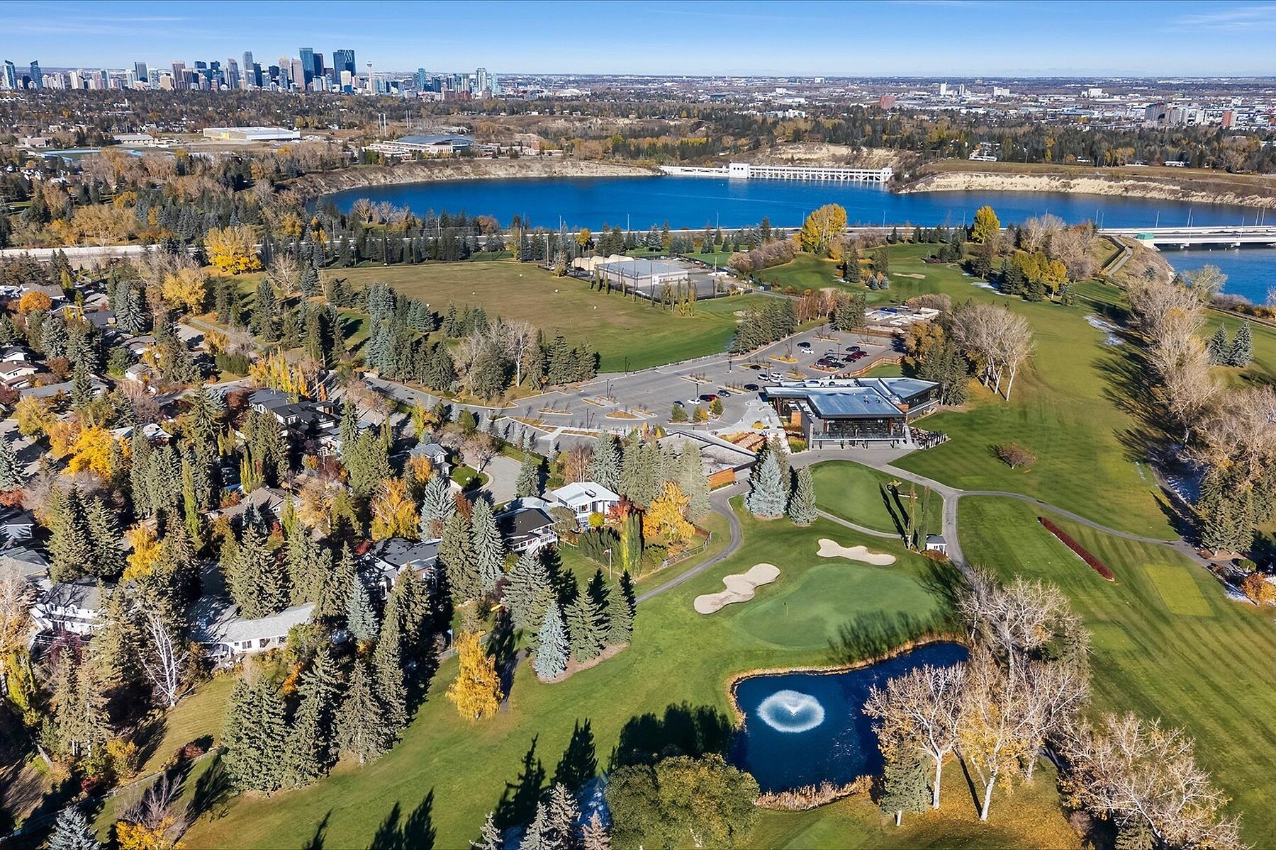  6526 Laurentian Way SW - 物件實景