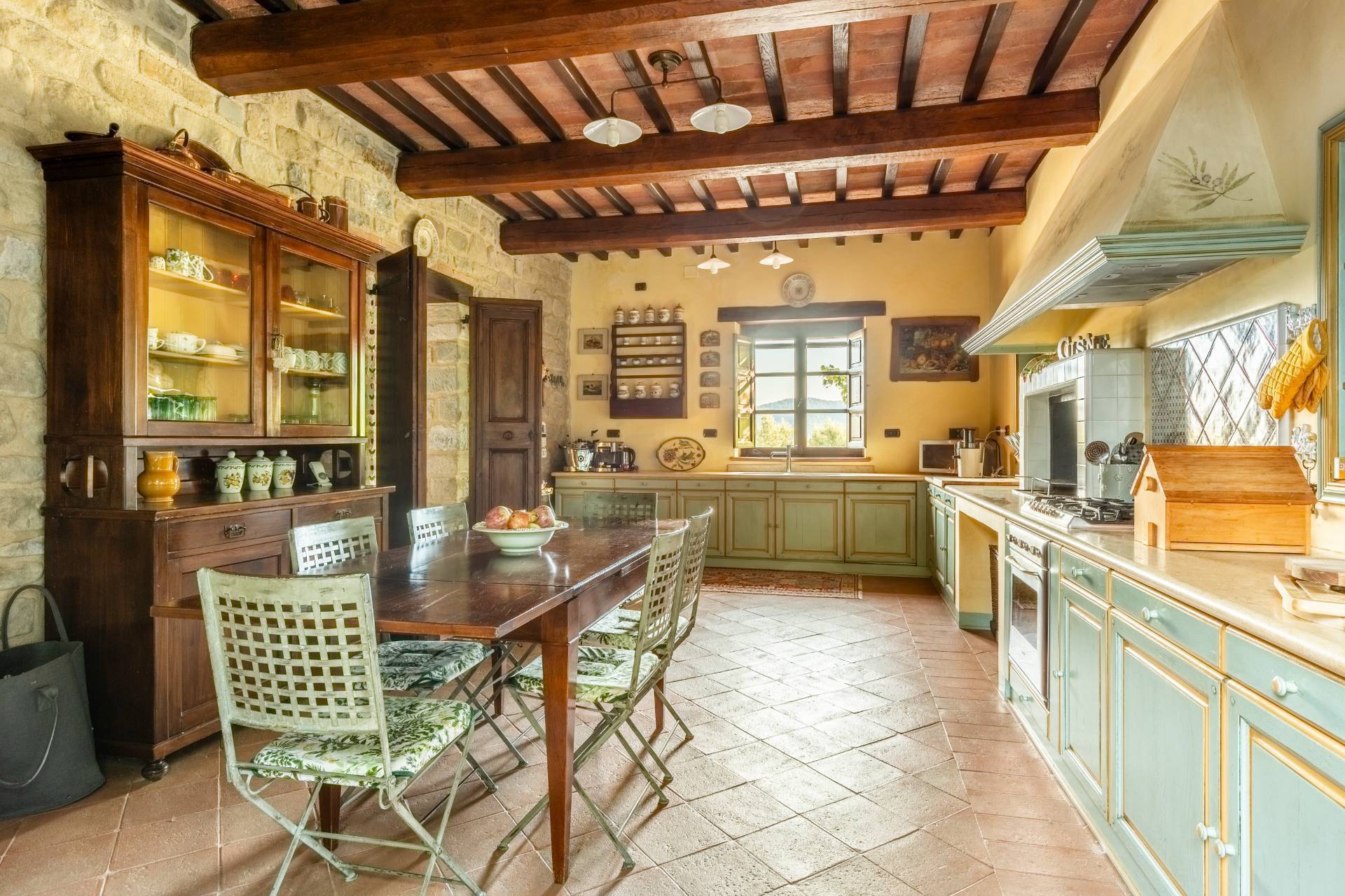 Perugia, Perugia, 06100, IT, 4 Bedrooms Bedrooms, ,5 BathroomsBathrooms,Residential,For Sale,1730390
