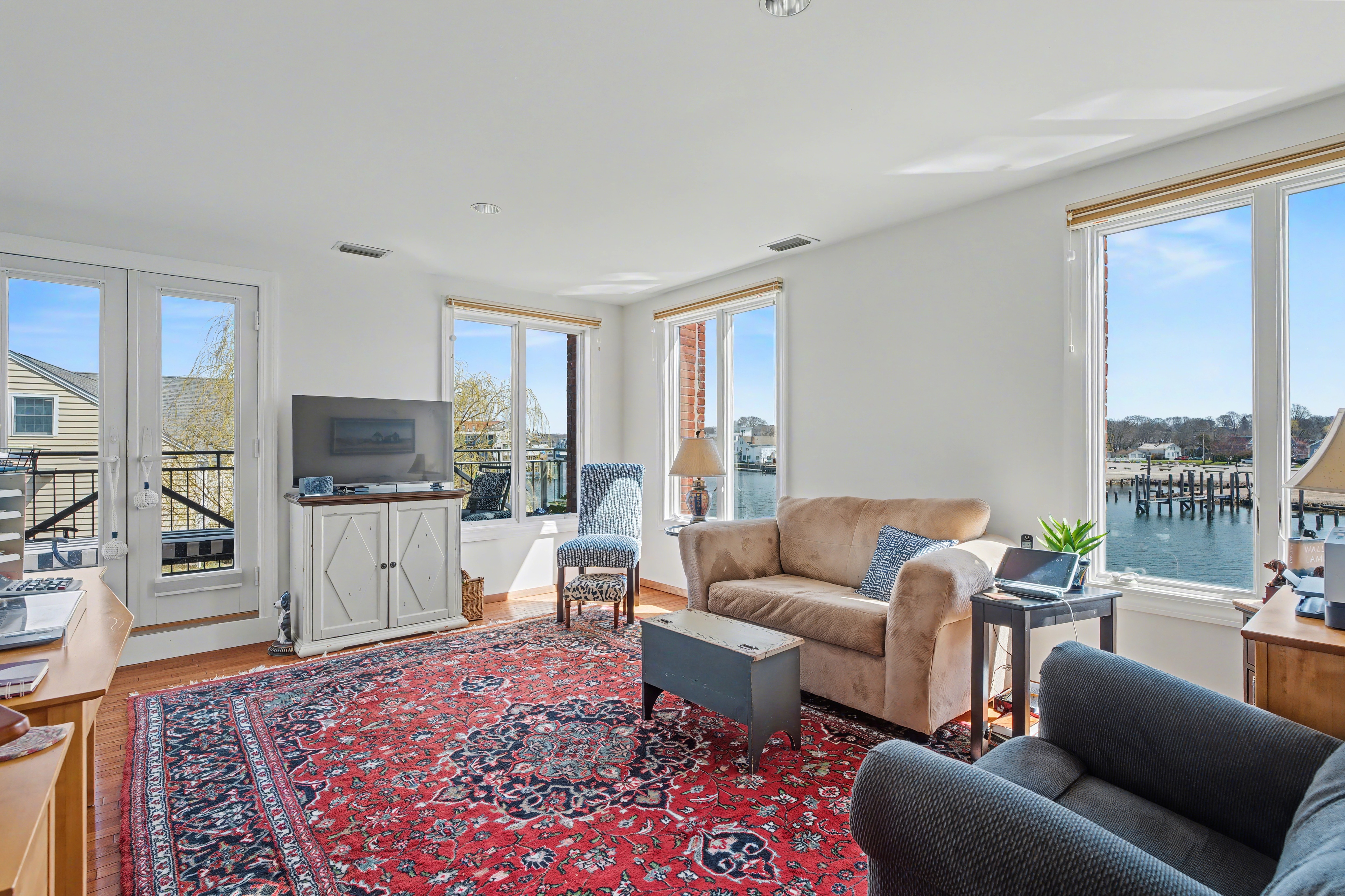  Condo on Mystic River - 物件實景