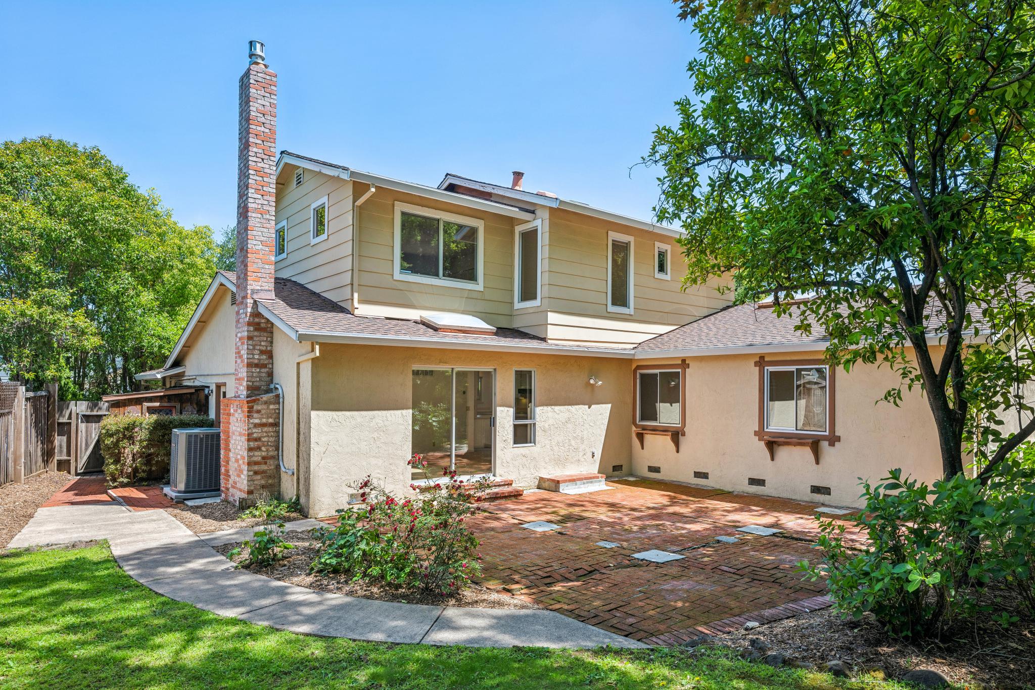  Expansive San Marin Home with Pool - 物件實景
