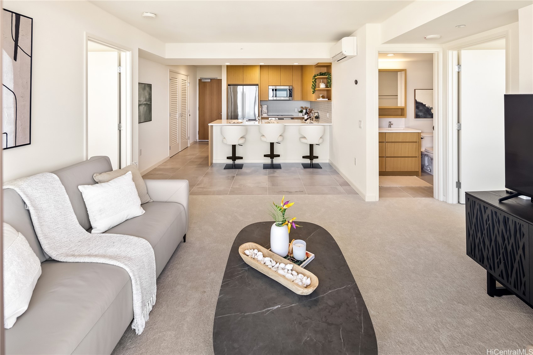 Honolulu, Hawaii, 96814, United States, 2 Bedrooms Bedrooms, ,2 BathroomsBathrooms,Residential,For Sale,1999613