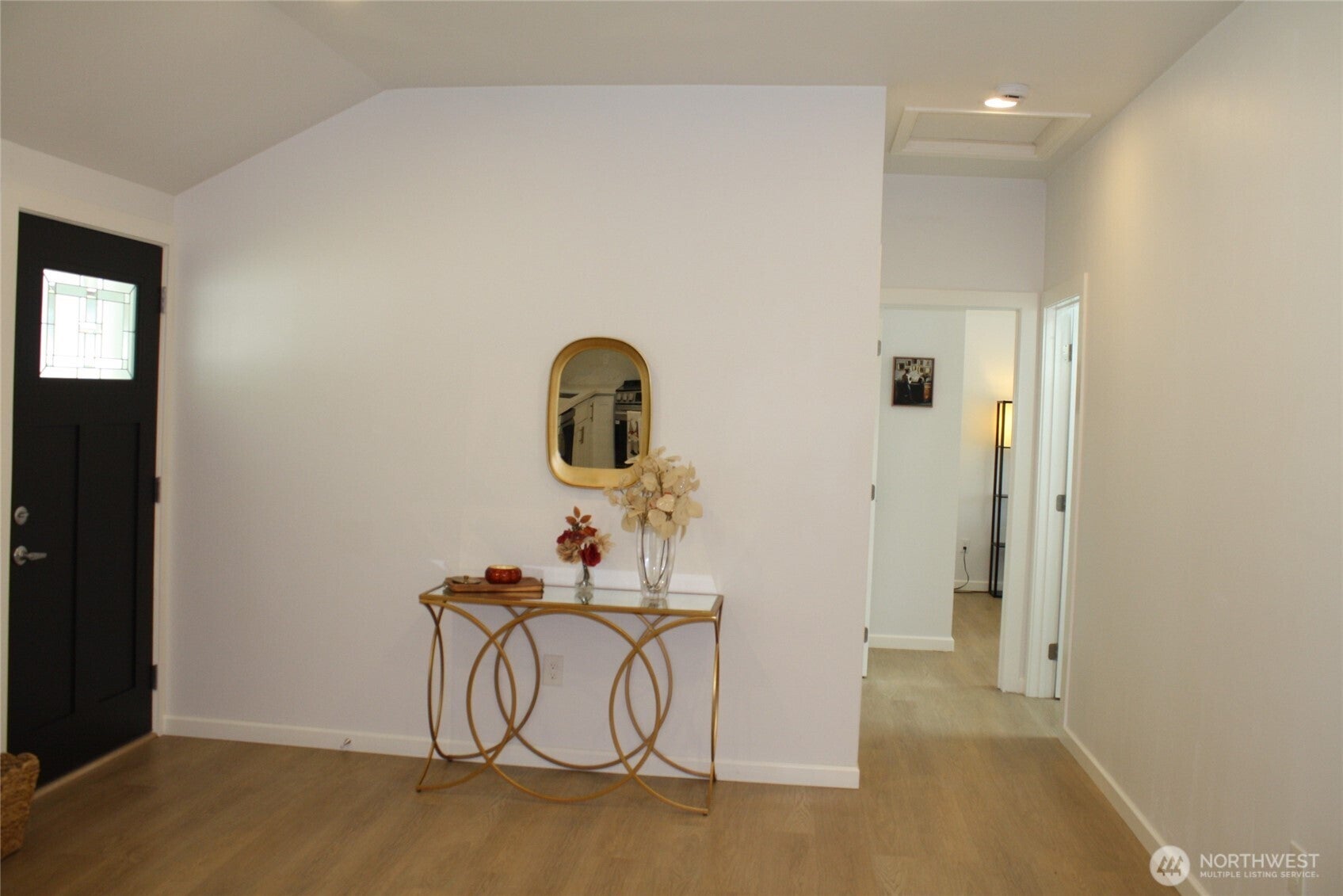 Shoreline, Washington, 98133, United States, 3 Bedrooms Bedrooms, ,2 BathroomsBathrooms,Residential,For Sale,1976952