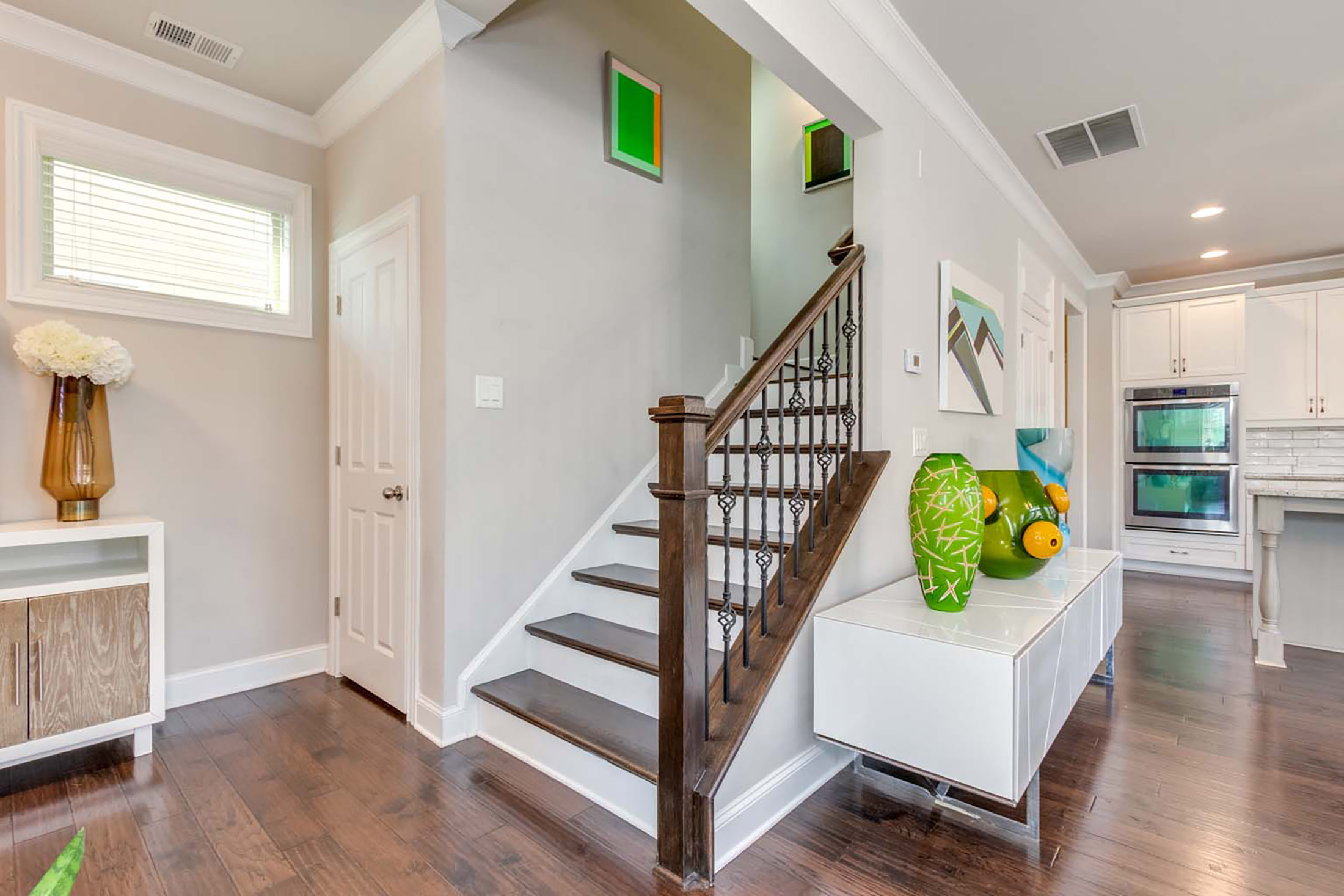  Four-Bedroom Brick Corner Lot in Jamestown - 物件實景