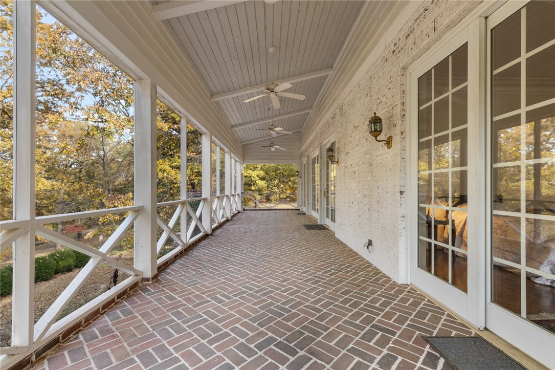 Harrison, Arkansas, 72601, United States, 4 Bedrooms Bedrooms, ,5 BathroomsBathrooms,Residential,For Sale,1989365