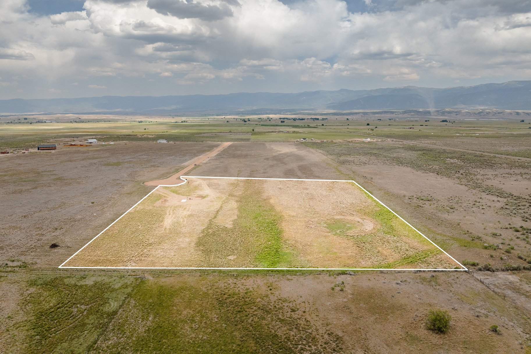  8.5-Acre Lots, No HOA, Stunning Horseshoe Mountain Views - 物件實景