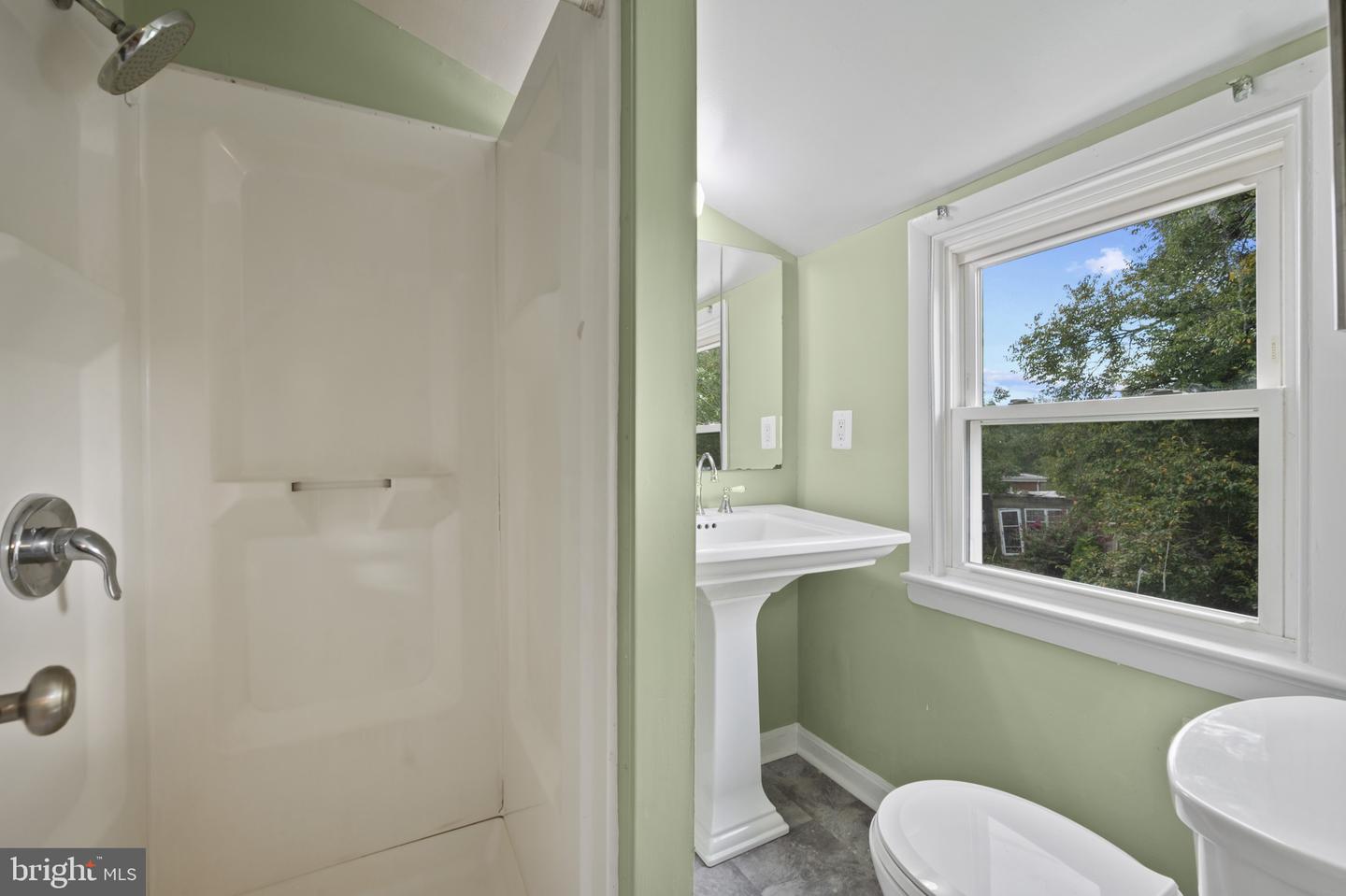 Silver Spring, Maryland, 20902, United States, 4 Bedrooms Bedrooms, ,3 BathroomsBathrooms,Residential,For Sale,1933511